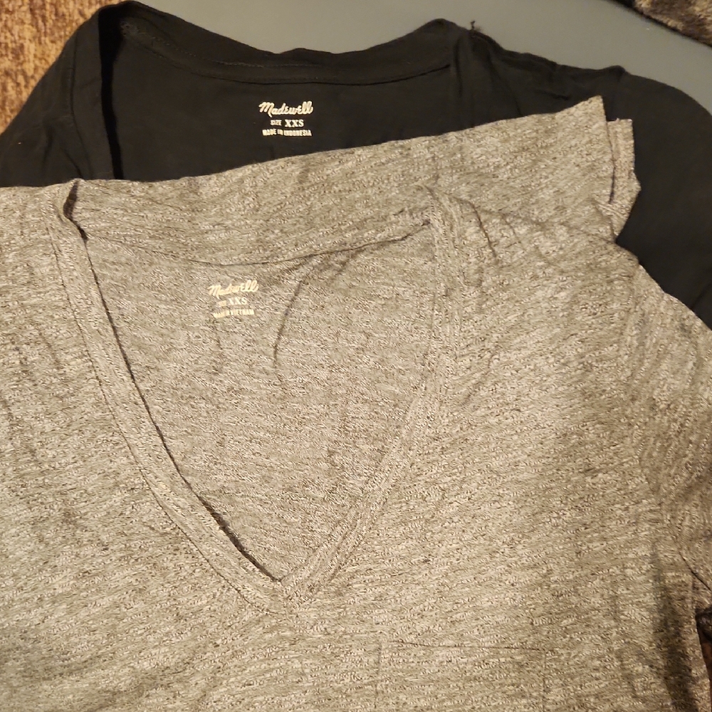 Madewell Black and Gray V-Neck Tops